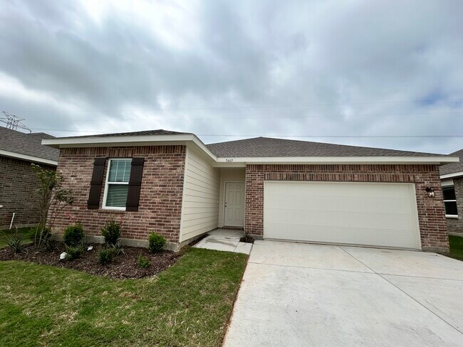 5669 Ladytown Ln in Crowley, TX - Building Photo - Building Photo