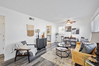 417 Chamberlin Dr in Ballwin, MO - Building Photo - Building Photo