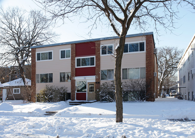 418 7th St in Minneapolis, MN - Foto de edificio - Building Photo