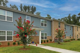 Lowcountry Crossing in Denmark, SC - Building Photo - Building Photo