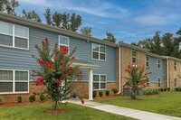 Lowcountry Crossing in Denmark, SC - Foto de edificio - Building Photo