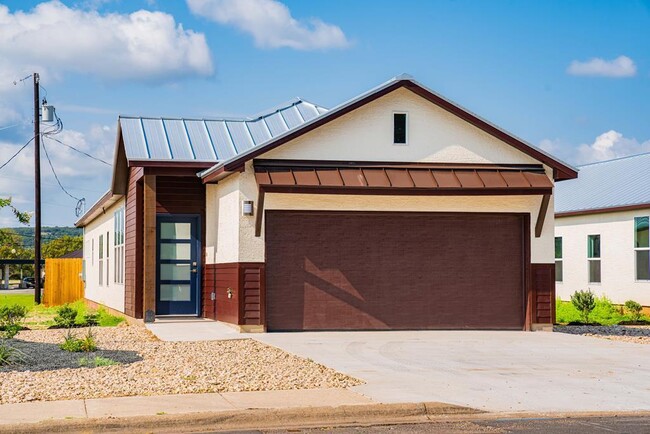 property at 1105 Lois St