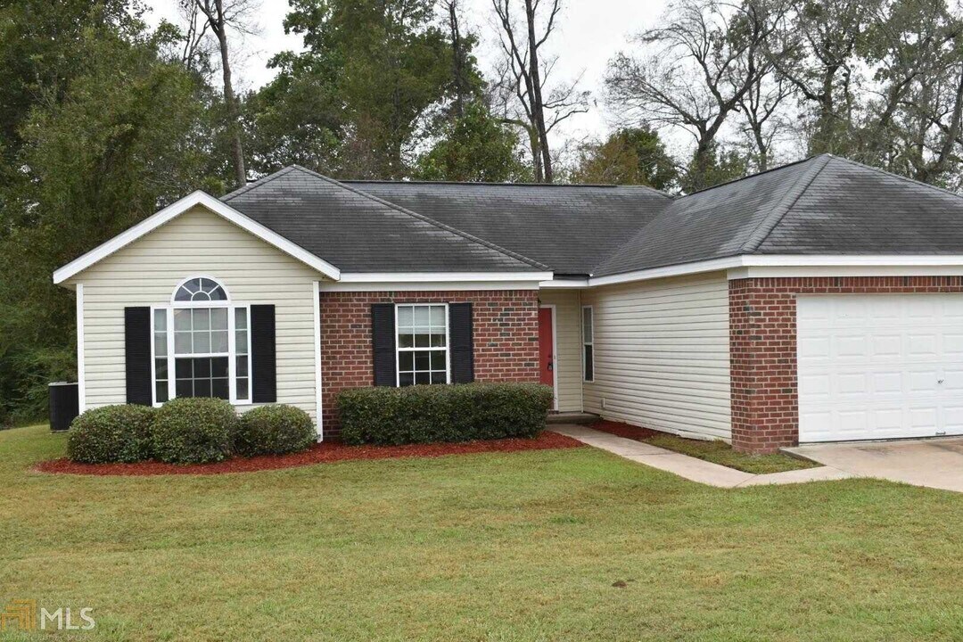 5028 Scotch Pine Ave in Statesboro, GA - Building Photo