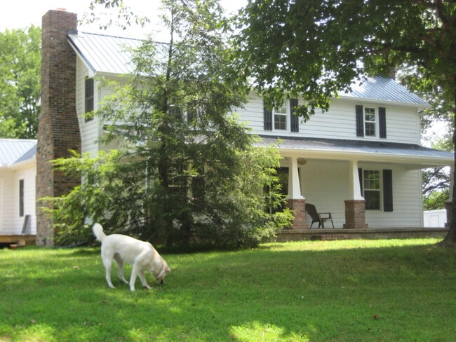 1000 Ewing Albright Rd in Ashland City, TN - Building Photo - Building Photo