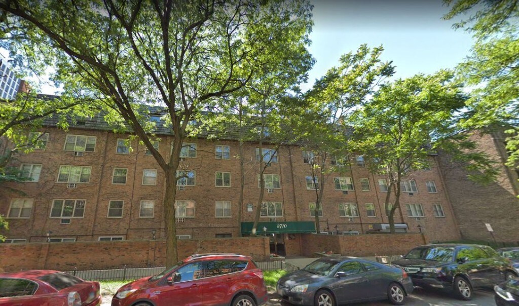 3710 N Pine Grove Ave in Chicago, IL - Building Photo