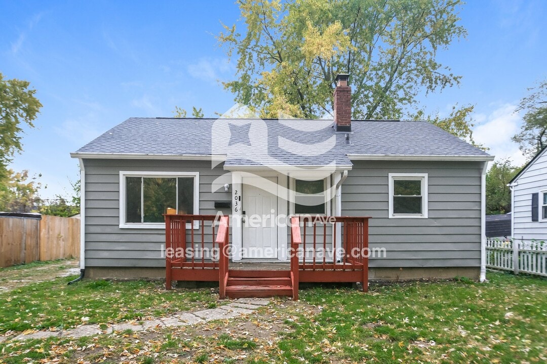 2036 W Kessler Blvd N Dr in Indianapolis, IN - Building Photo