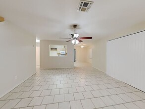 7613 Timber Crest Dr in Corpus Christi, TX - Foto de edificio - Building Photo