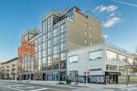 11-12 44th Dr in Long Island City, NY - Foto de edificio - Building Photo