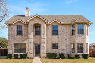 120 Autumn Trail in Red Oak, TX - Building Photo