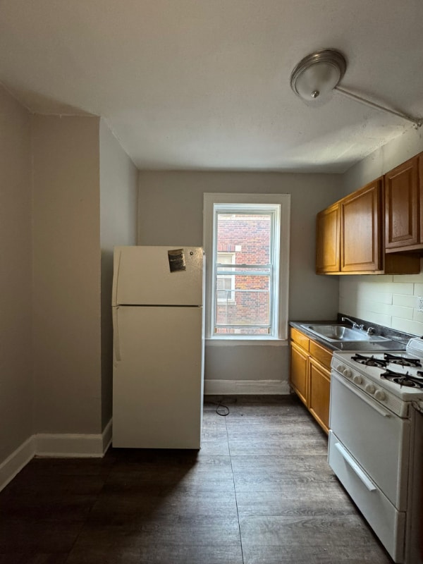691 Elizabeth Ave in Newark, NJ - Foto de edificio - Building Photo