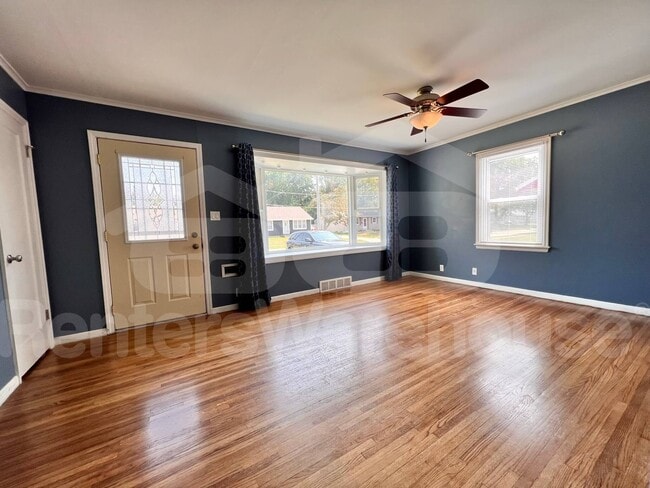 3846 48th Pl in Des Moines, IA - Foto de edificio - Building Photo