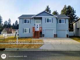9022 W Campus Dr in Spokane, WA - Building Photo