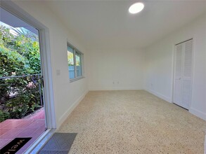 52 Flagami Blvd in Miami, FL - Building Photo - Building Photo