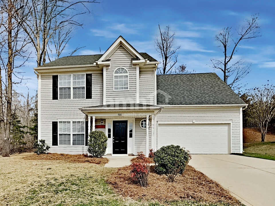 900 Crowders Woods Dr in Gastonia, NC - Building Photo