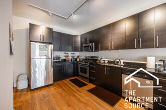 2510 N Willetts Ct in Chicago, IL - Building Photo - Building Photo