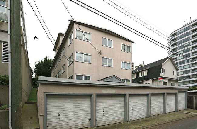 Nygren Manor in New Westminster, BC - Building Photo - Building Photo