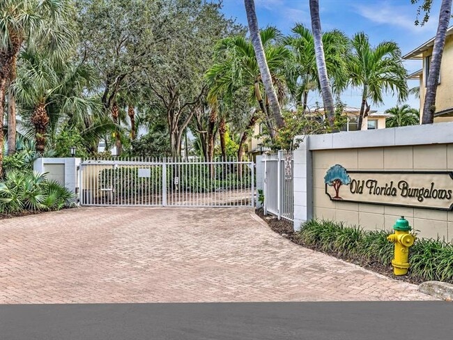 812 SE 4th Ct in Deerfield Beach, FL - Building Photo - Building Photo