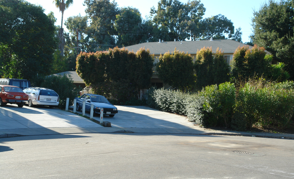 1838 Higdon Ave in Mountain View, CA - Foto de edificio