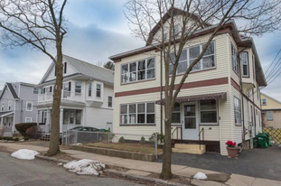 57 Quincy St in Medford, MA - Building Photo