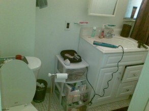 1422 Commonwealth Ave in Boston, MA - Foto de edificio - Building Photo