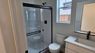 10287 Garmont Way in Elk Grove, CA - Building Photo - Building Photo