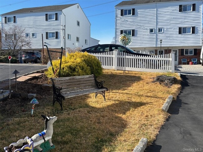 62 Elissa Ln in Yonkers, NY - Building Photo - Building Photo