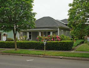 1430 Pearl St in Eugene, OR - Foto de edificio - Building Photo