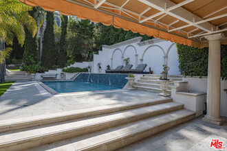 3780 1/2 Multiview Dr in Los Angeles, CA - Building Photo - Building Photo