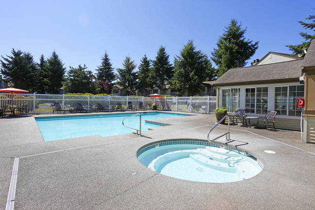 Capitol City Apartments in Lacey, WA - Building Photo - Building Photo