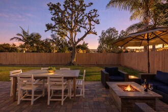 14275 Mango Dr in Del Mar, CA - Foto de edificio - Building Photo