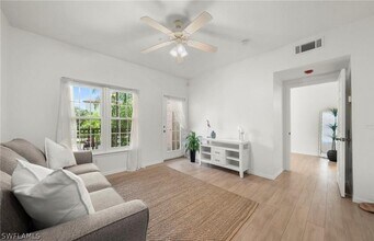 23500 Walden Center Dr in Bonita Springs, FL - Foto de edificio - Building Photo