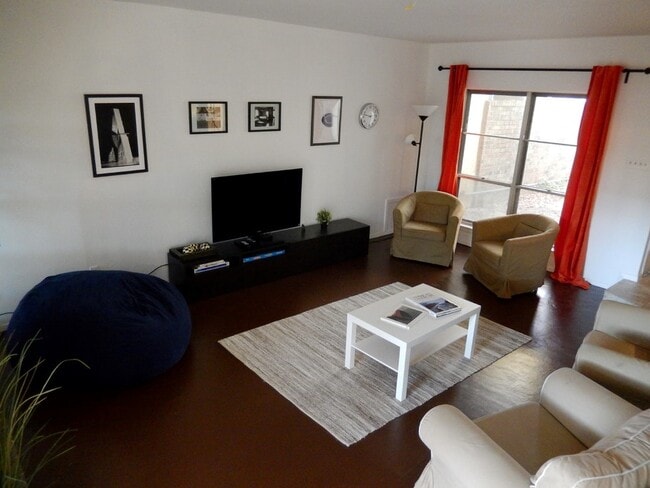 9106 Emberglow Ln, Unit Whole house