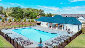 16 Garrison Dr in Winder, GA - Building Photo