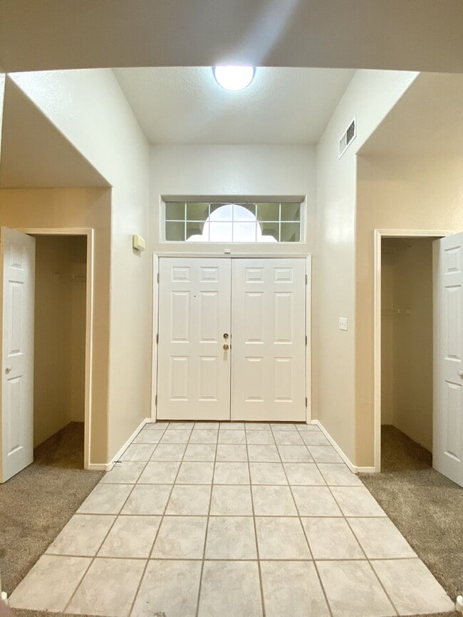 6925 Glen Hills Dr NE in Rio Rancho, NM - Building Photo - Building Photo