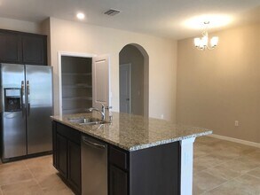 8640 Milestone Dr in Sarasota, FL - Building Photo - Building Photo