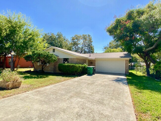 1102 Cerro Alto Dr in San Antonio, TX - Building Photo - Building Photo