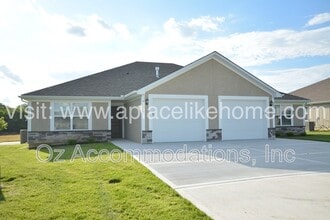 20927 E 8th St S in Independence, MO - Building Photo - Building Photo