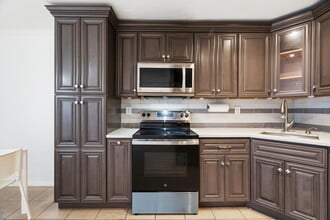 41 Coriander Way, Unit 41 in Englewood, NJ - Building Photo - Building Photo