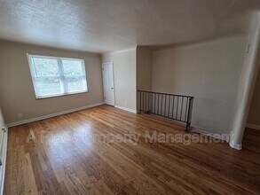 5247 Pernod Ave in St. Louis, MO - Building Photo - Building Photo