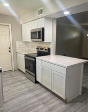 91 S Shirley Ln in Willis, TX - Building Photo - Building Photo