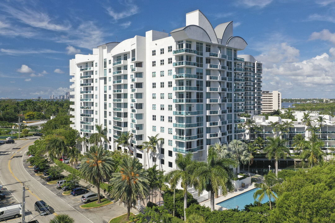 360 Condo East Tower B in North Bay Village, FL - Building Photo