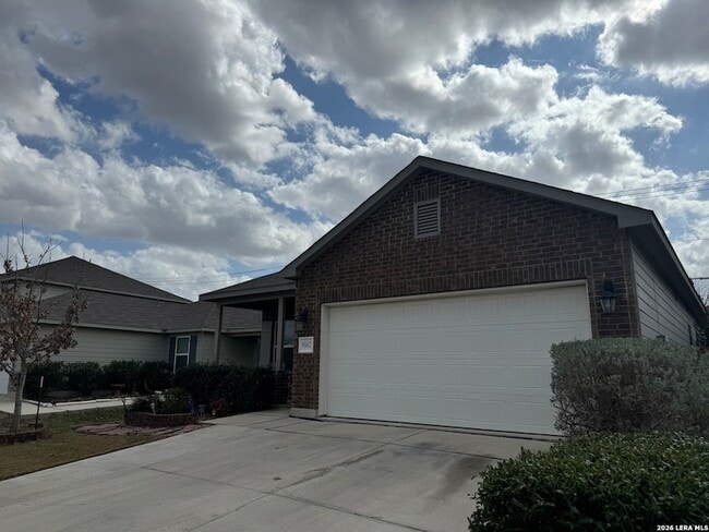 9042 Halbert Falls in San Antonio, TX - Building Photo - Building Photo