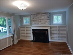 21 Maple Rd in Waterford, CT - Building Photo - Building Photo