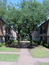 The Aurora Apartments in Dallas, TX - Building Photo - Building Photo