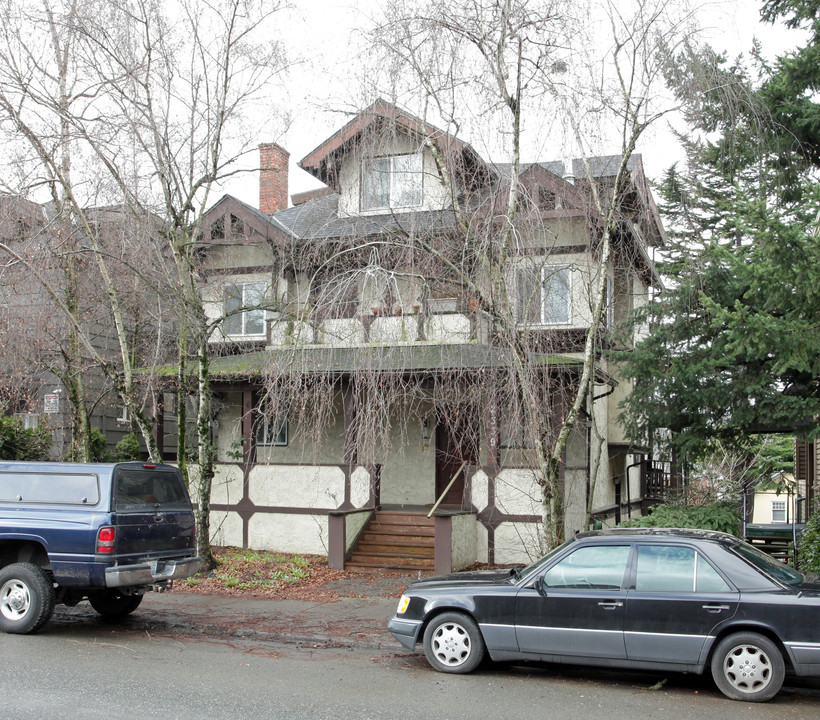 2339 Boylston Ave E in Seattle, WA - Foto de edificio