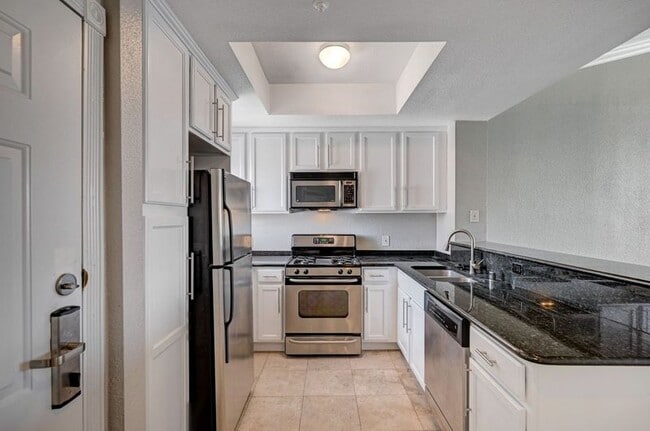 260 E Flamingo Rd in Las Vegas, NV - Building Photo - Building Photo