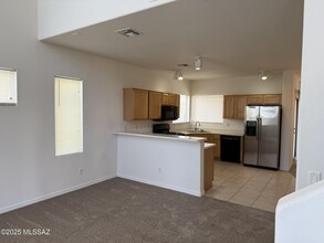 144 E Calle Del Rondador in Sahuarita, AZ - Building Photo - Building Photo