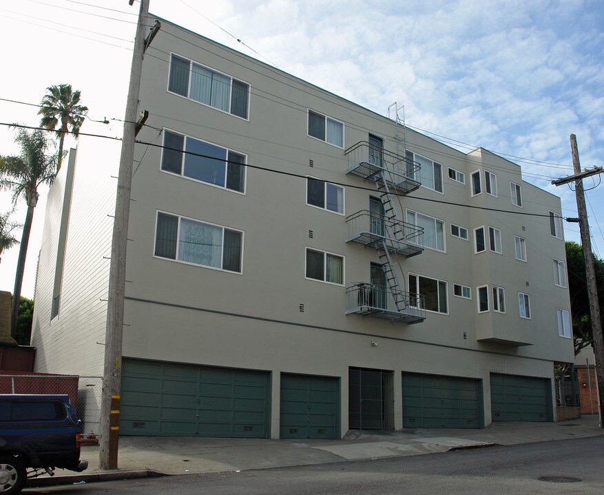 1050 Columbus Ave in San Francisco, CA - Building Photo