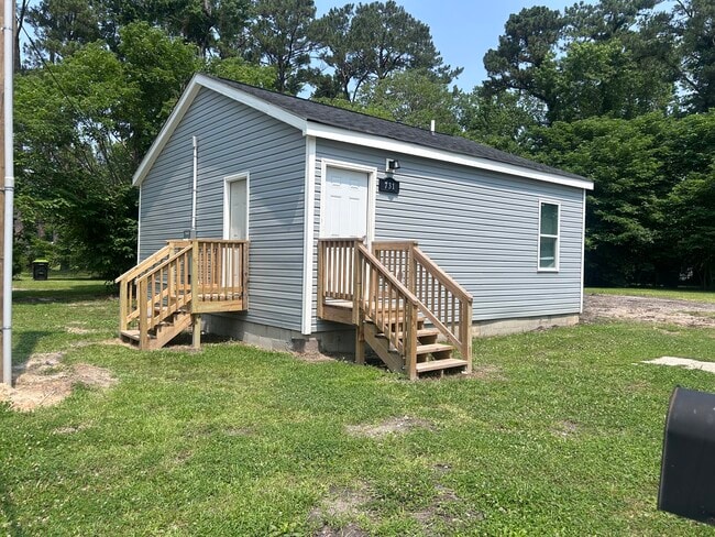 731 Tallman Cir, Unit 1 in Midway Park, NC - Building Photo - Building Photo