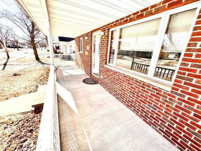 128 S Lincoln St in Kimberly, WI - Foto de edificio - Building Photo